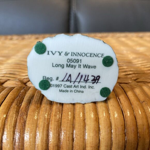 Ivy & Innocence Long May It Wave 05091 1A/1439 Flag Pole Old Glory Cast Art - Picture 5 of 5